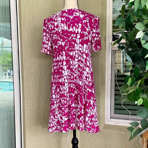 Hourglass Lilly Pink/Purple Short Sleeve Dress - Picture 2 of 3
